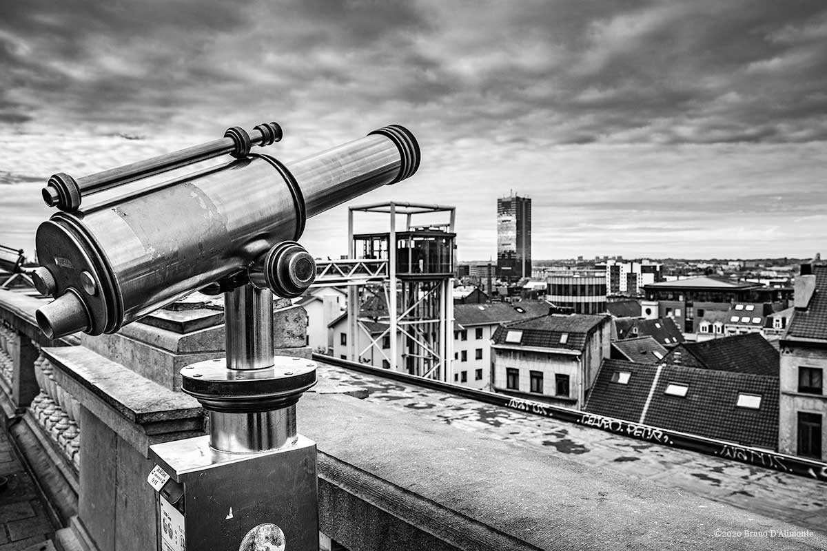 Perspectives, panorama depuis l'esplanade du palais de justice de bruxelles avec vue sur l'ascenseur des marolles et la tour du midi © 2020 Bruno D'Alimonte